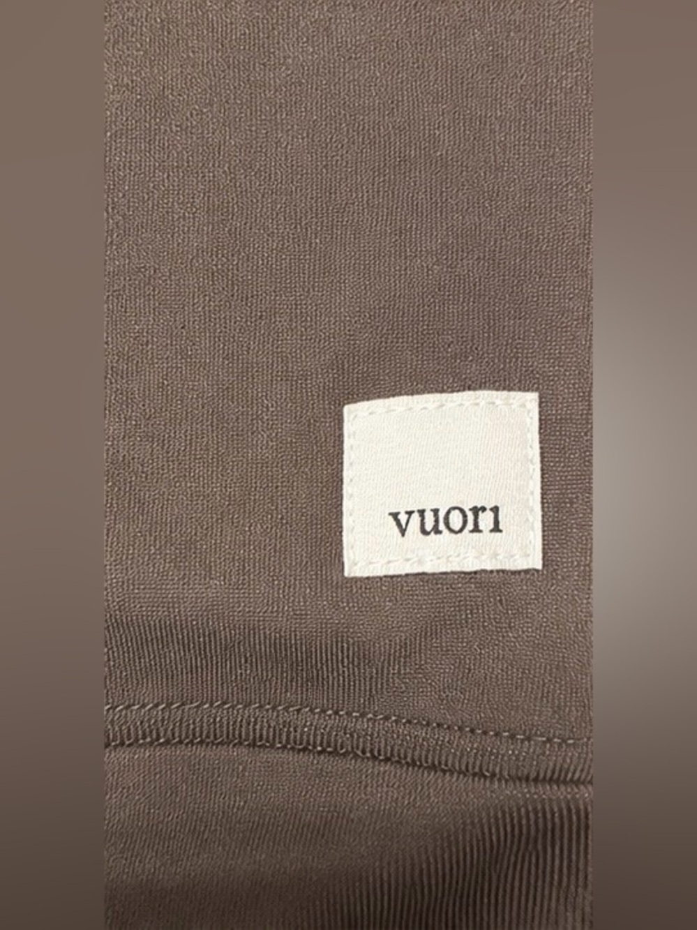 Vuori Halo Performance Crew Pullover Cocoa Brown Size Medium Worn Once EUC - Picture 3 of 5